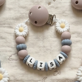Schnullerkette Gänseblümchen mit Wunschnamen | Blau & Rosé