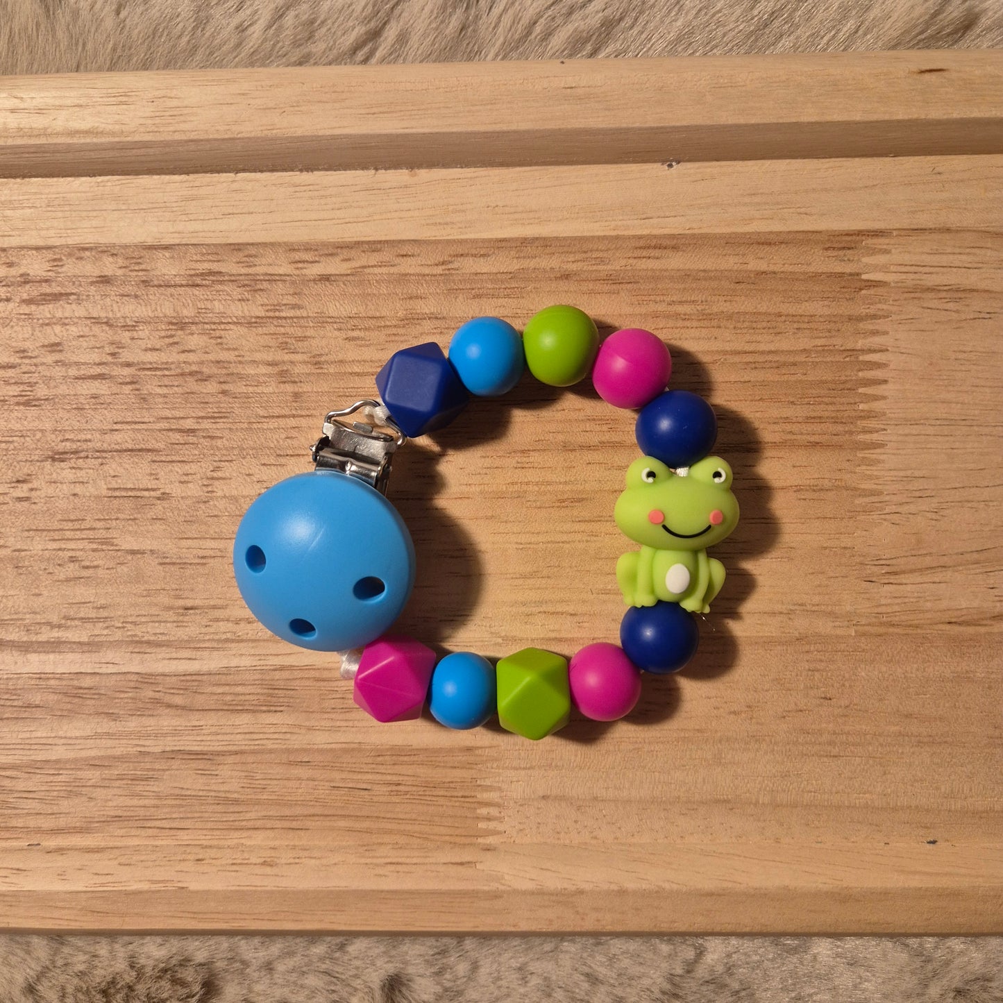 Schnullerkette Frosch 3D | Blau Grün Pink